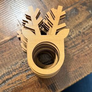 16 WOODEN REINDEER CHRISTMAS NAPKIN RINGS